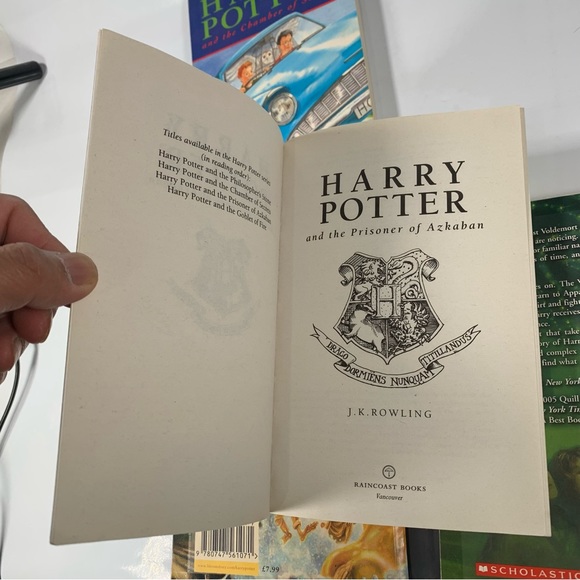 lot of 4 Harry Potter Books by Bloomsbury and Scholatic - Picture 7 of 12